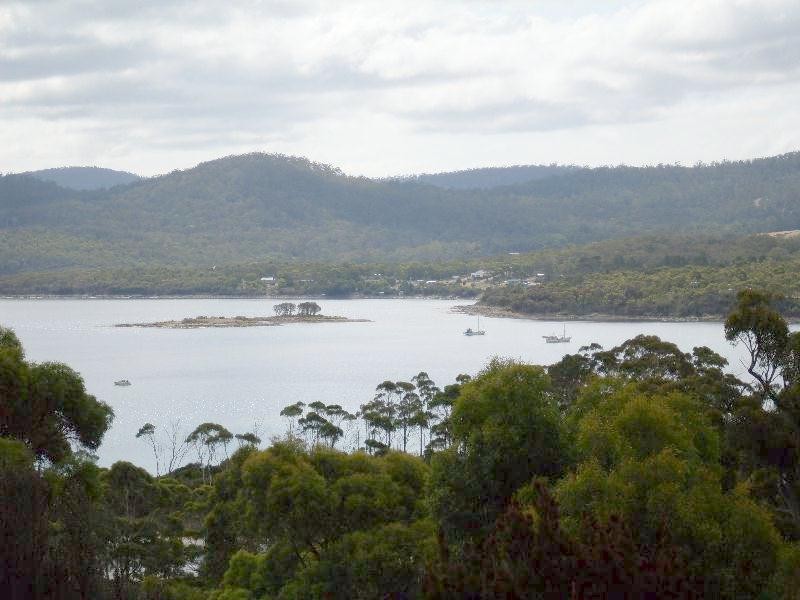 82 Lagoon Road, White Beach TAS 7184