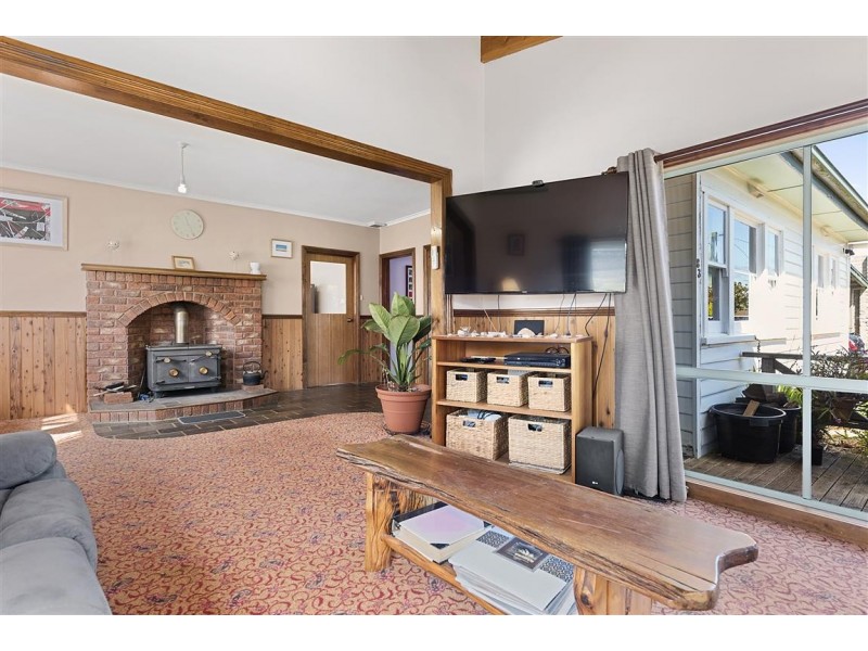83 Pine Road, Penguin TAS 7316