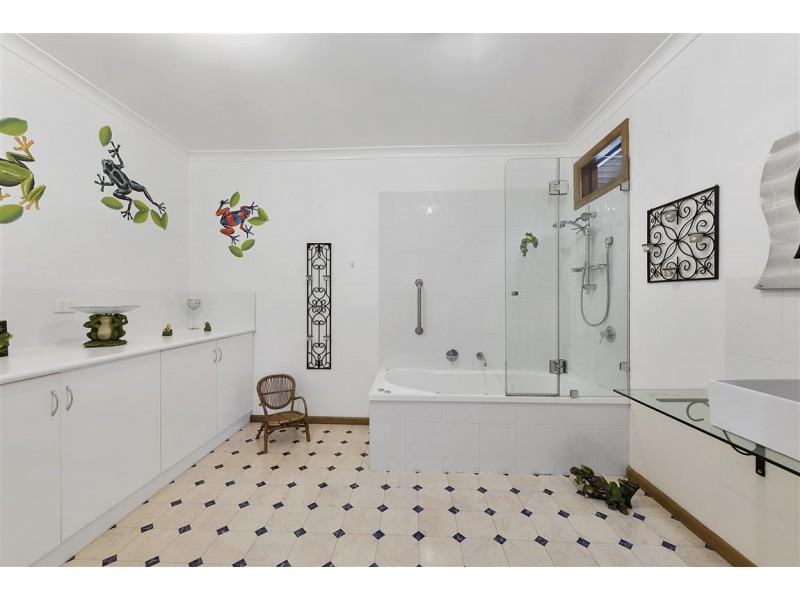 83 Pine Road, Penguin TAS 7316
