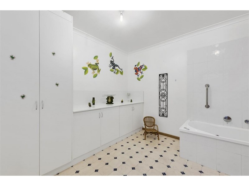 83 Pine Road, Penguin TAS 7316
