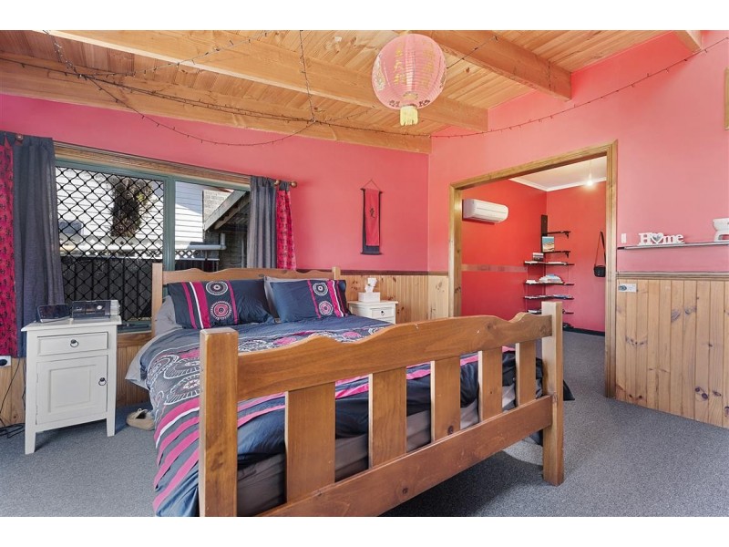 83 Pine Road, Penguin TAS 7316