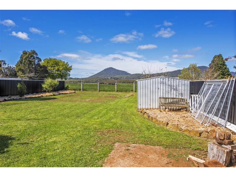 83 Pine Road, Penguin TAS 7316