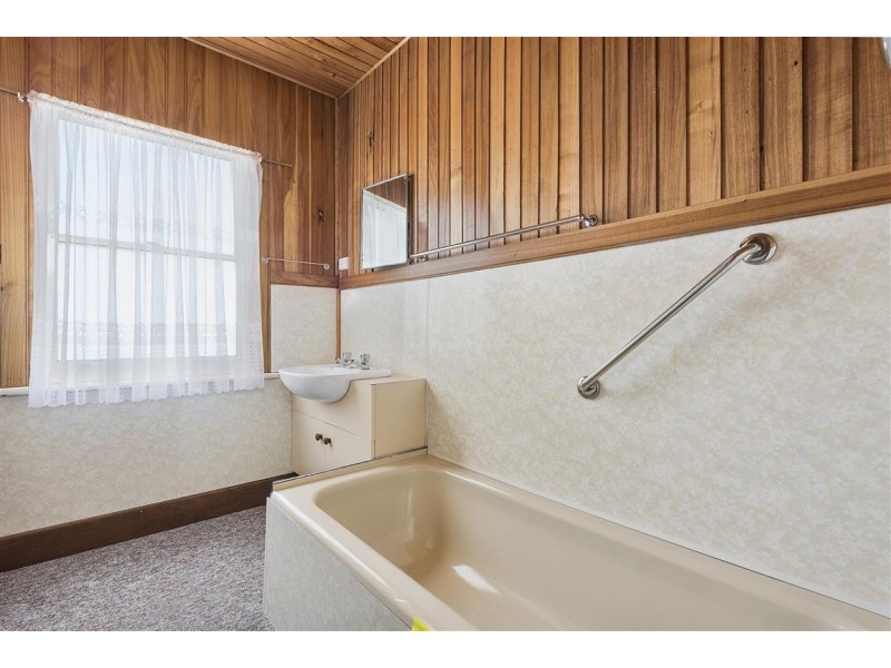 1 Hobbs Parade, West Ulverstone TAS 7315