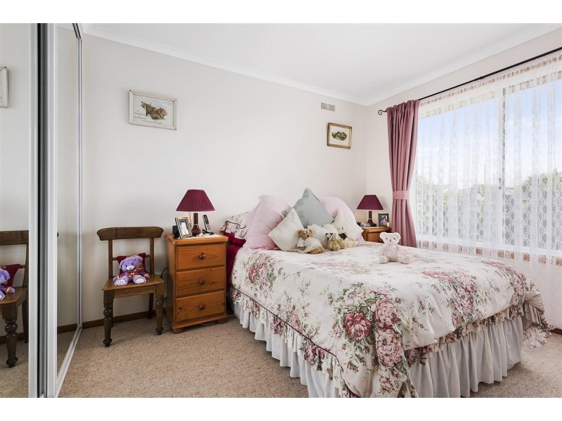 8 Penguin Road, West Ulverstone TAS 7315