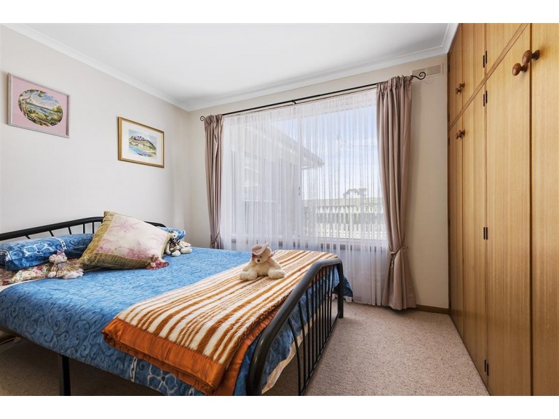 8 Penguin Road, West Ulverstone TAS 7315