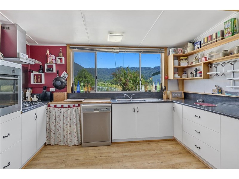 1484 Gunns Plains Road, Gunns Plains TAS 7315