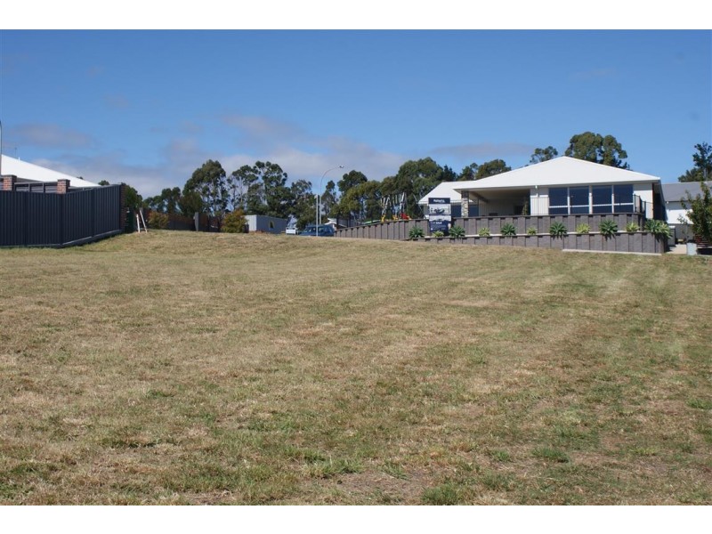 15 Southern Cross Drive, Ulverstone TAS 7315