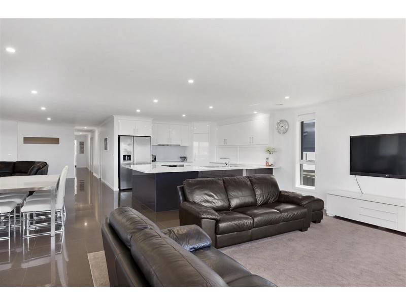18 Southern Cross Drive, Ulverstone TAS 7315