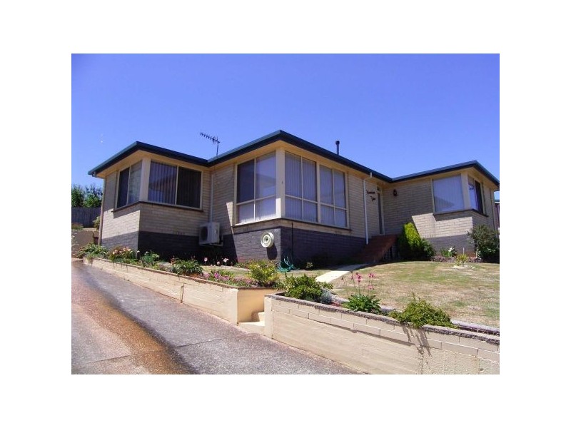 5 South Road, Penguin TAS 7316