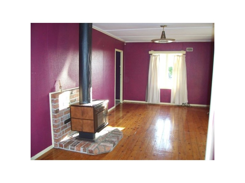 33 Penguin Road, Ulverstone TAS 7315