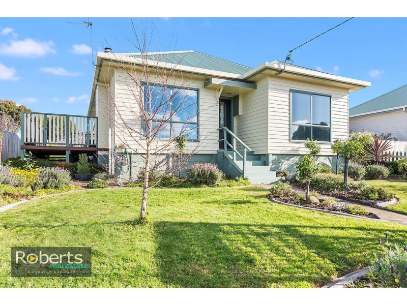 5 Ashwater Crescent, Penguin TAS 7316