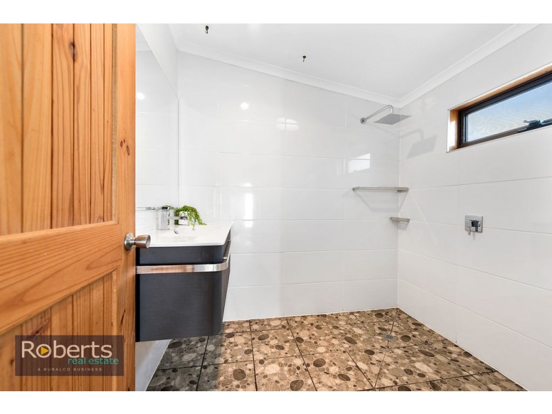 5 Ashwater Crescent, Penguin TAS 7316