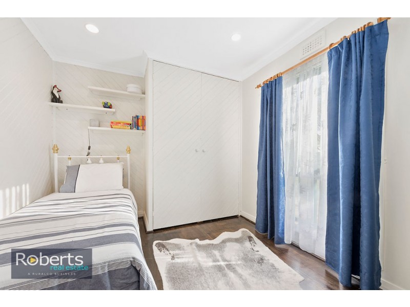 5 Ashwater Crescent, Penguin TAS 7316