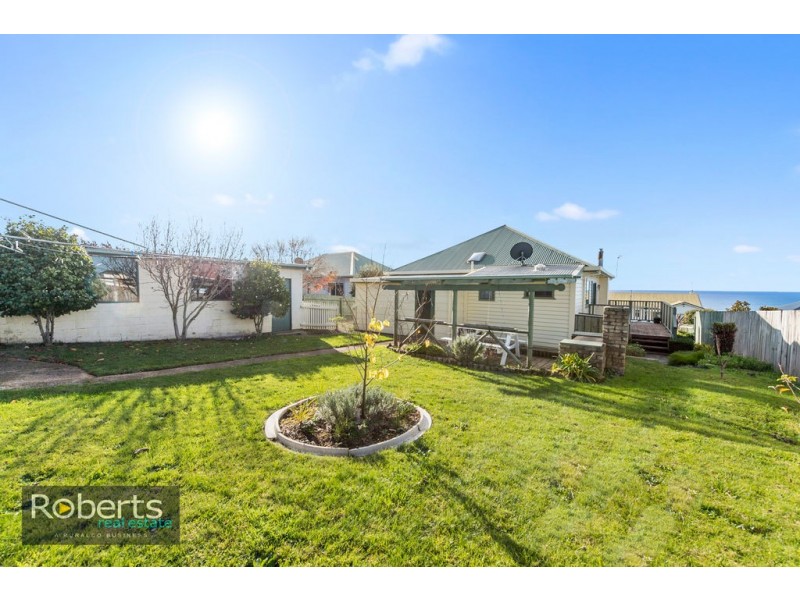 5 Ashwater Crescent, Penguin TAS 7316