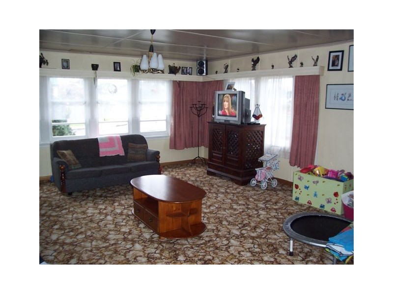 8 SHORT ST, Ulverstone TAS 7315