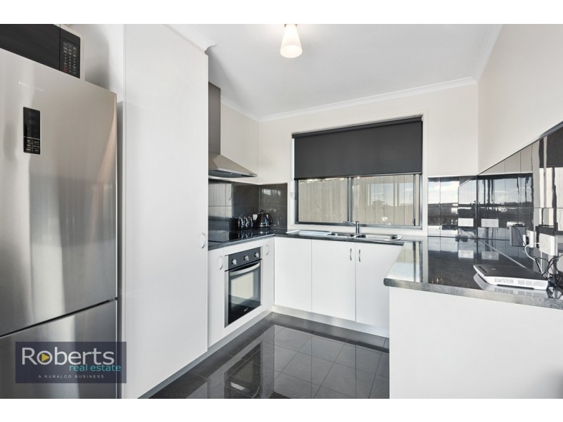 2/8 Hales Street, Penguin TAS 7316