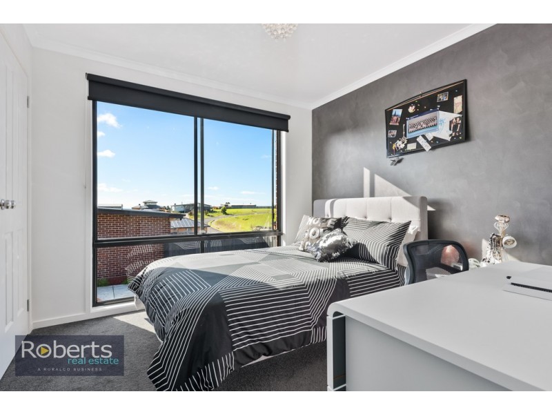 2/8 Hales Street, Penguin TAS 7316