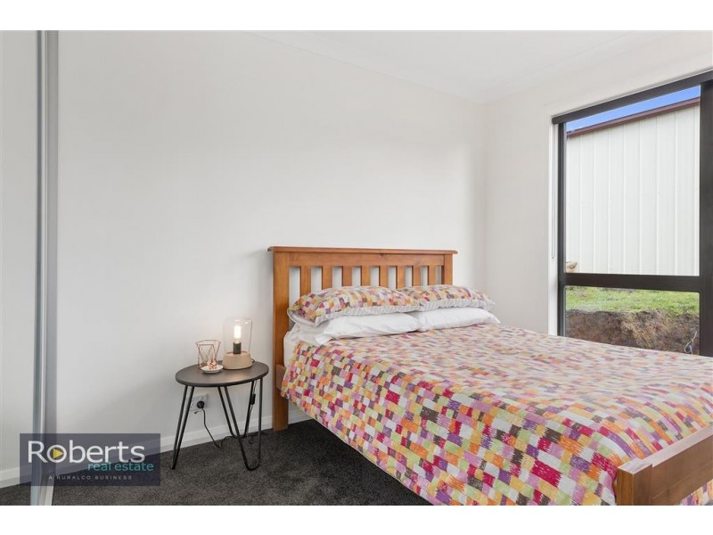 80 South Road, Penguin TAS 7316