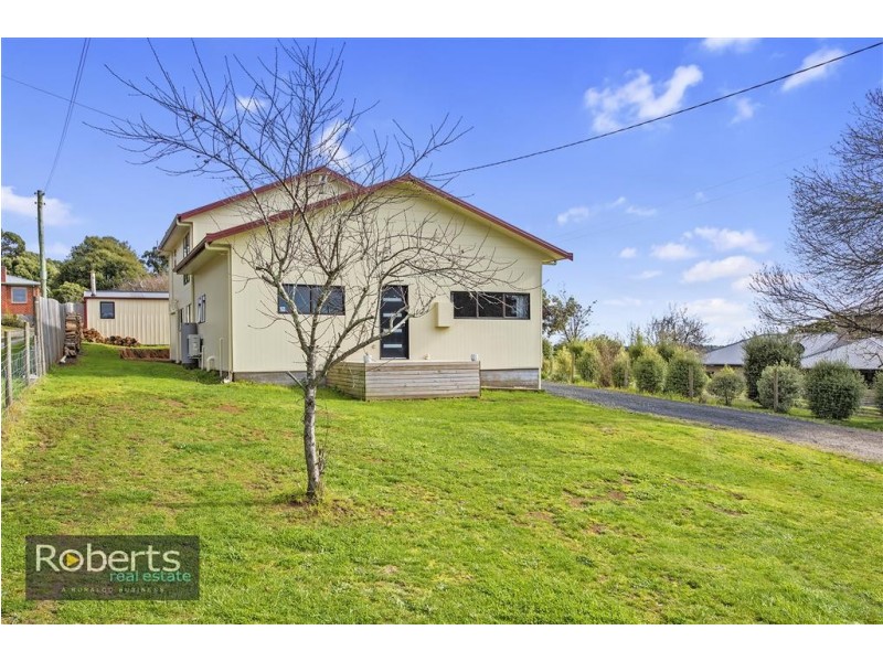 80 South Road, Penguin TAS 7316