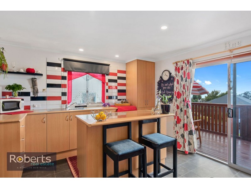 27 Ashwater Crescent, Penguin TAS 7316