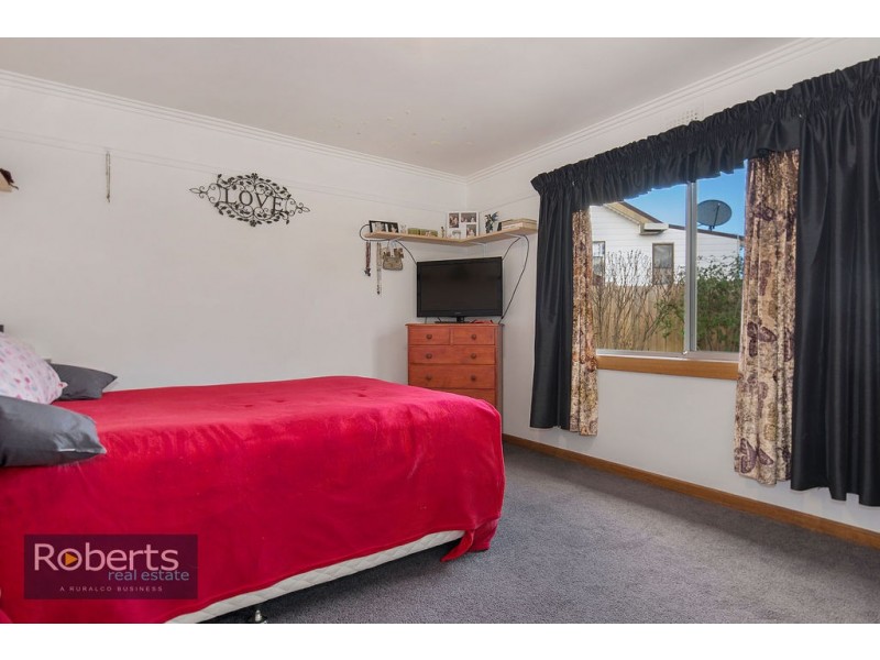 27 Ashwater Crescent, Penguin TAS 7316