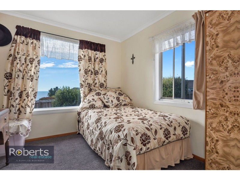 27 Ashwater Crescent, Penguin TAS 7316