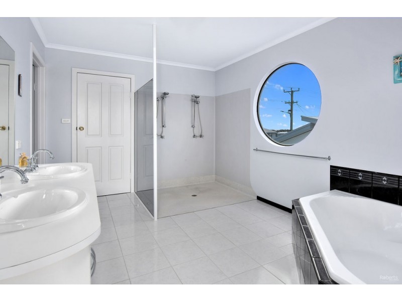 8 Russell Avenue, Ulverstone TAS 7315