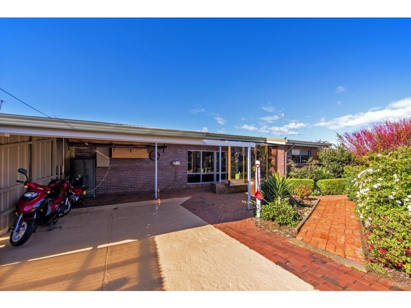 9 Burnett Crescent, West Ulverstone TAS 7315