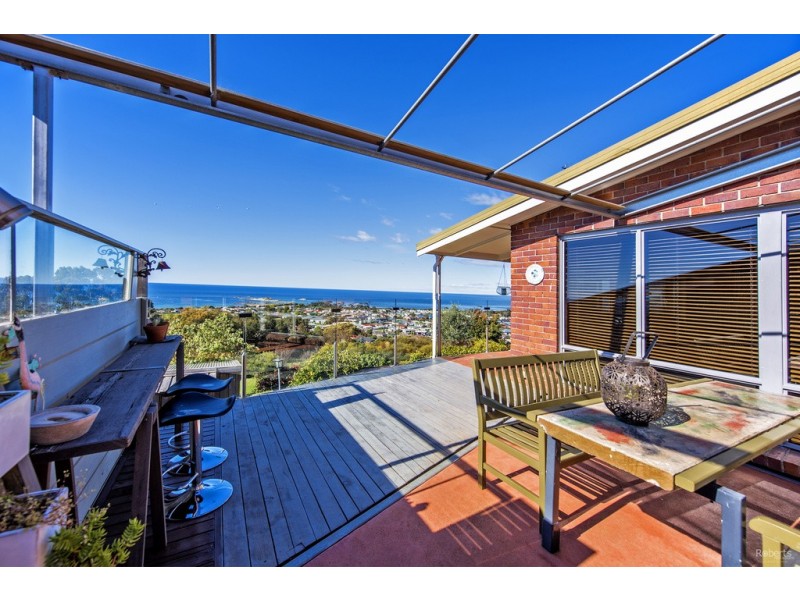 9 Burnett Crescent, West Ulverstone TAS 7315