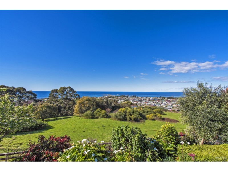 9 Burnett Crescent, West Ulverstone TAS 7315