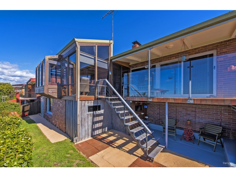 9 Burnett Crescent, West Ulverstone TAS 7315