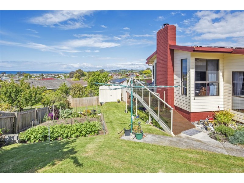 14 Jowett Street, West Ulverstone TAS 7315