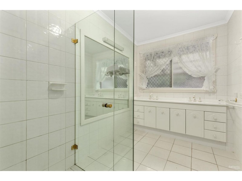 1 Highfield Crescent, West Ulverstone TAS 7315