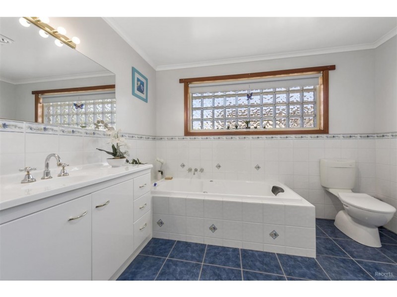 2 Miami Place, West Ulverstone TAS 7315