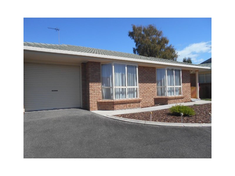 2/17 Lovett Street, Ulverstone TAS 7315