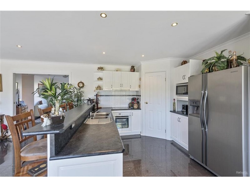 2B Bladen-Lee Crescent, West Ulverstone TAS 7315