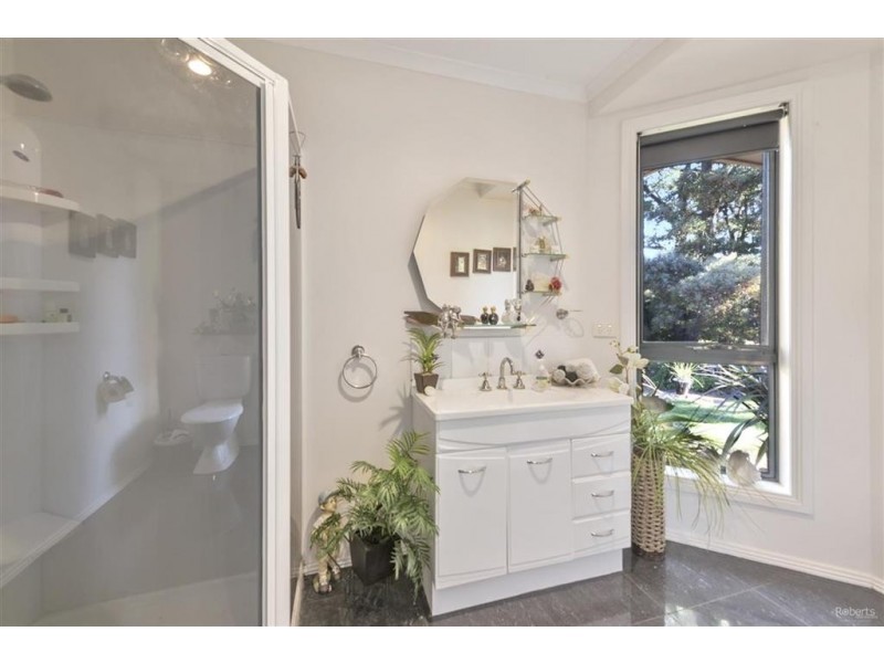 2B Bladen-Lee Crescent, West Ulverstone TAS 7315