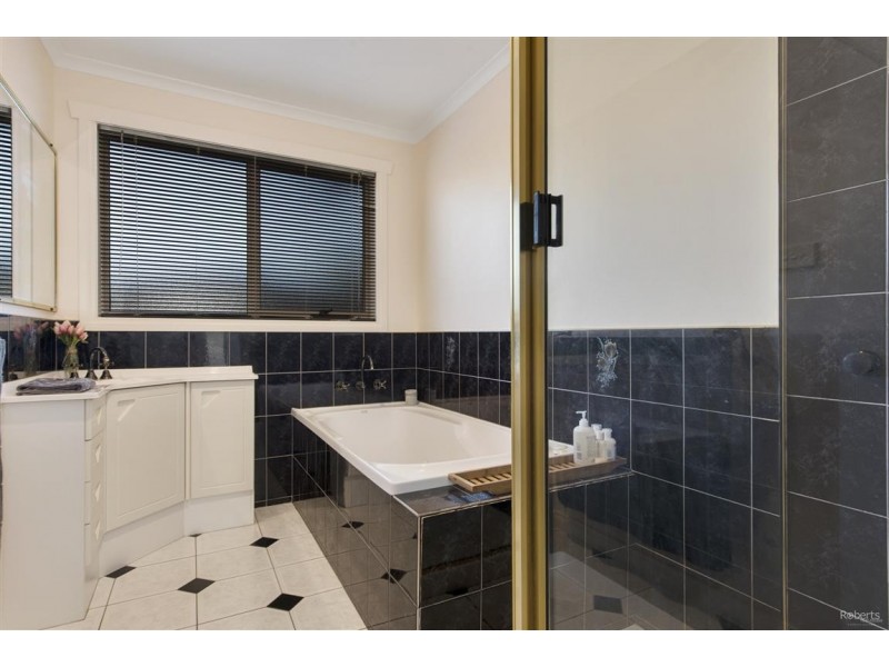 10 Banks Place, Turners Beach TAS 7315