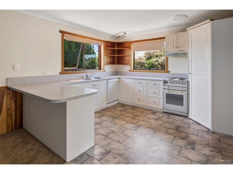 2 Lowry Place, Turners Beach TAS 7315