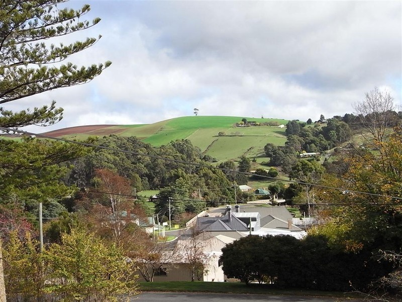 6 Grove Street, Forth TAS 7310