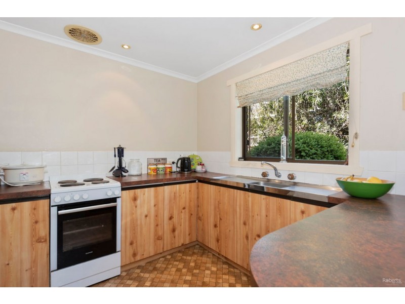 29 South Road, Penguin TAS 7316