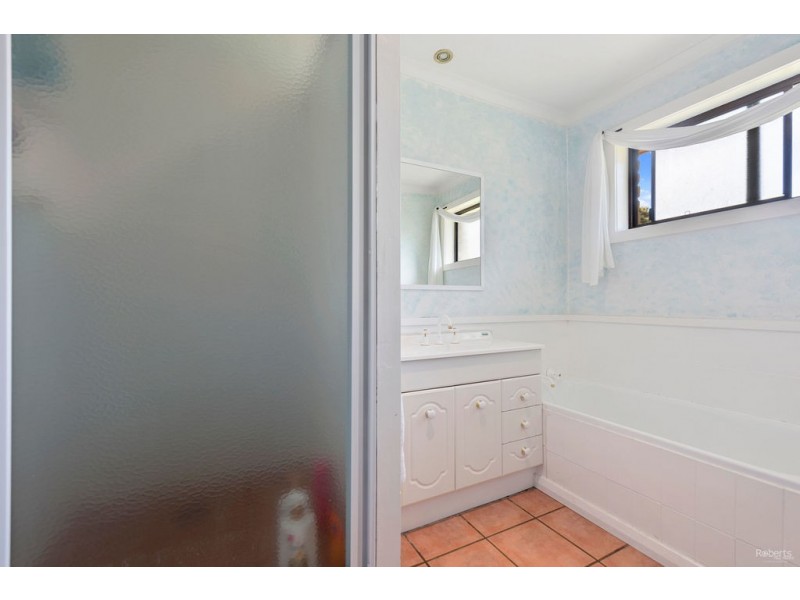 29 South Road, Penguin TAS 7316