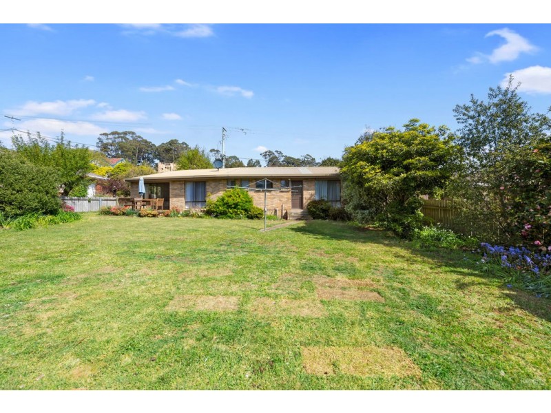 29 South Road, Penguin TAS 7316