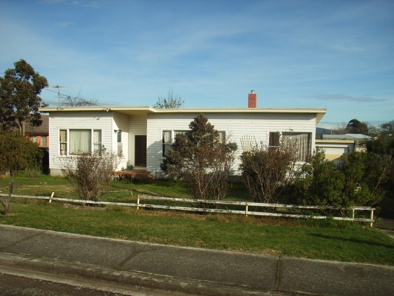 2 McDonald Street, Ulverstone TAS 7315