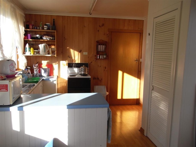 5 South Road, Penguin TAS 7316