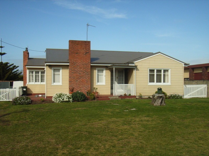 32 Braddon Street, Ulverstone TAS 7315