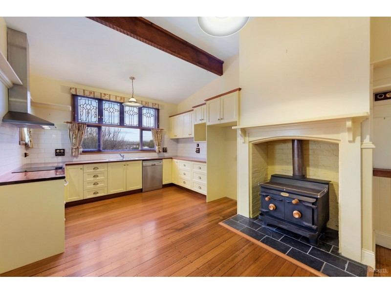 2 Main Street, Ulverstone TAS 7315