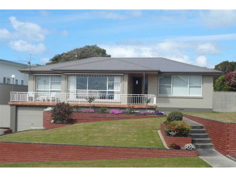 16 Richard Place, Ulverstone TAS 7315