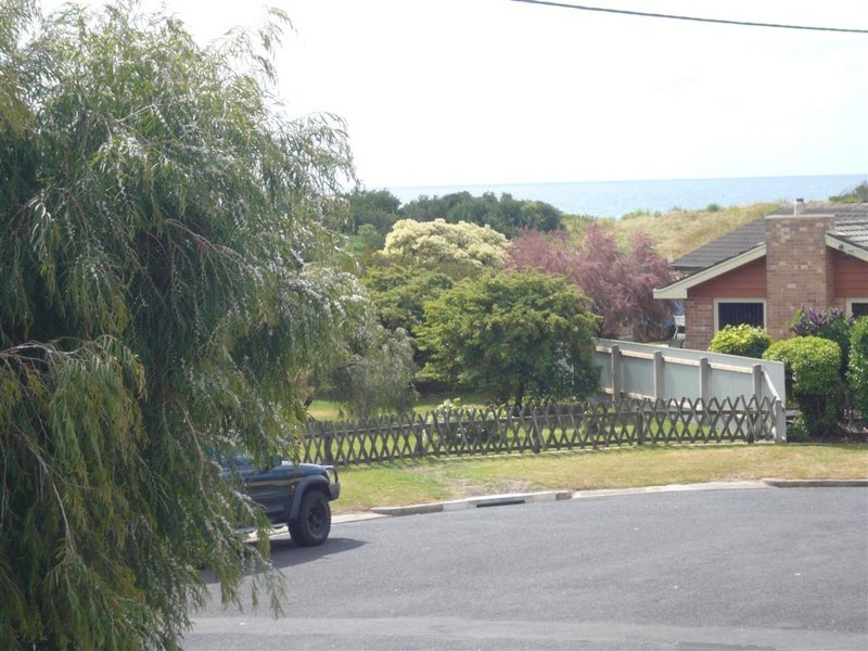 16 Richard Place, Ulverstone TAS 7315