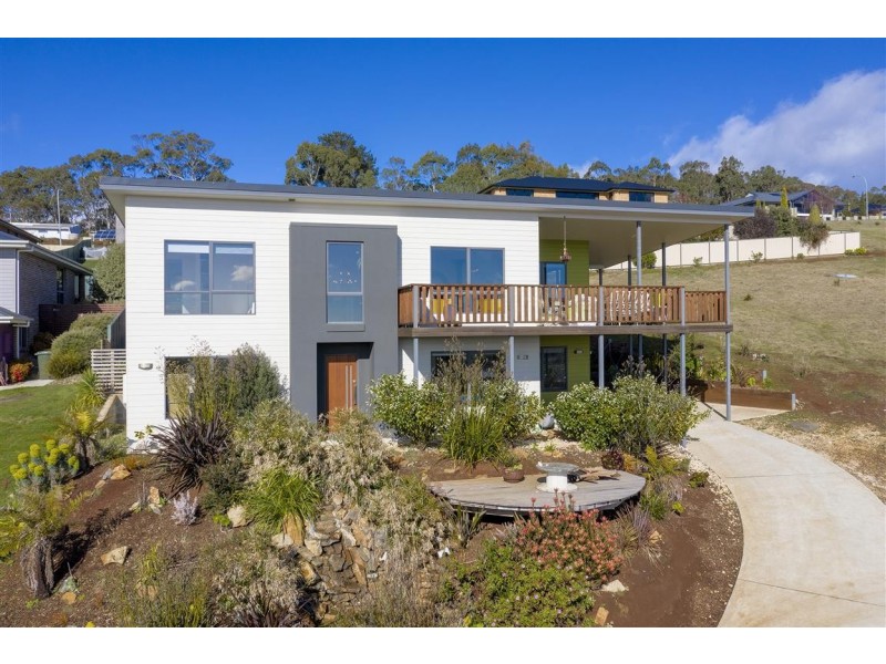 19 McCall Terrace, Stony Rise TAS 7310